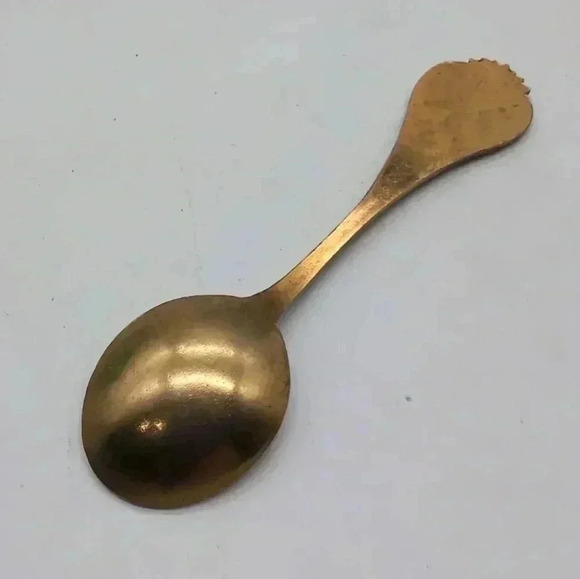Vintage North Dakota Gold Tone Souvenir Spoon Kitschy Cool - Picture 3 of 4